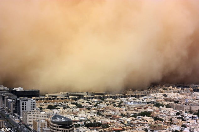 Furtuna de nisip in capitala Arabiei Saudite
