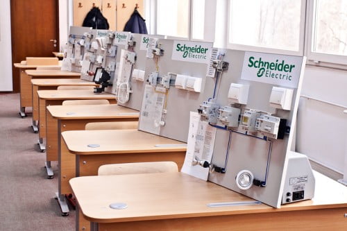 CSR: Schneider Electric sustine Colegiul Tehnic Energetic Bucuresti