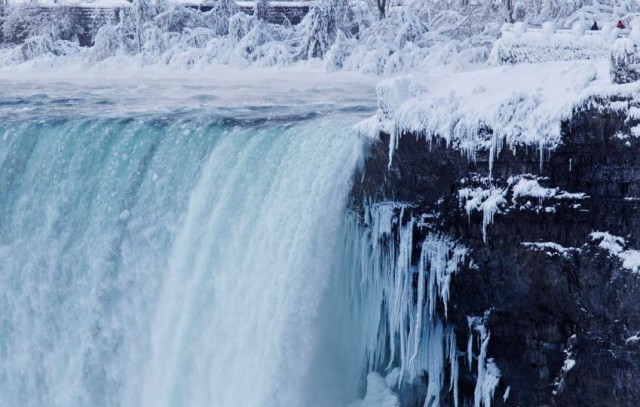 FOTO Cascada Niagara înghețată