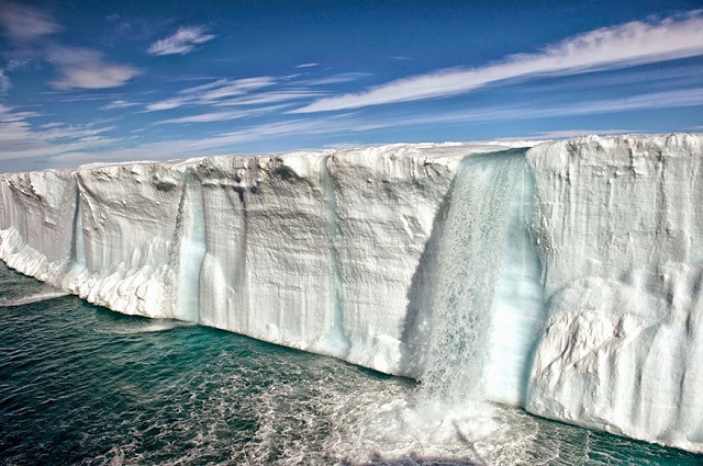 Unul dintre cei mai mari ghețari din Antarctica s-ar putea sparge ca un parbriz din cauza încălzirii globale