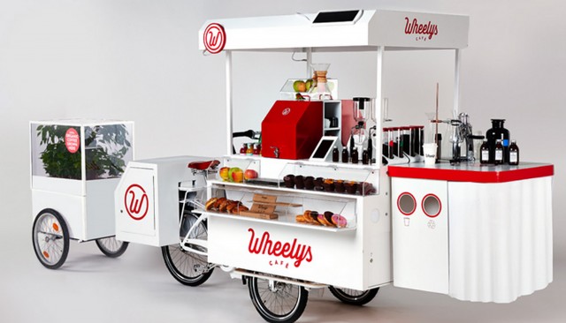 Wheelys 3, un mic magazin de cafea cu o mini-seră, alimentat cu energie solară
