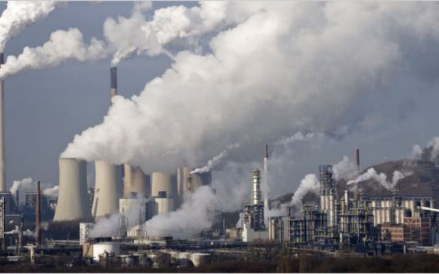 Greenpeace: 18% din emisiile de gaze cu efect de seră din România provin din termocentrale pe cărbune