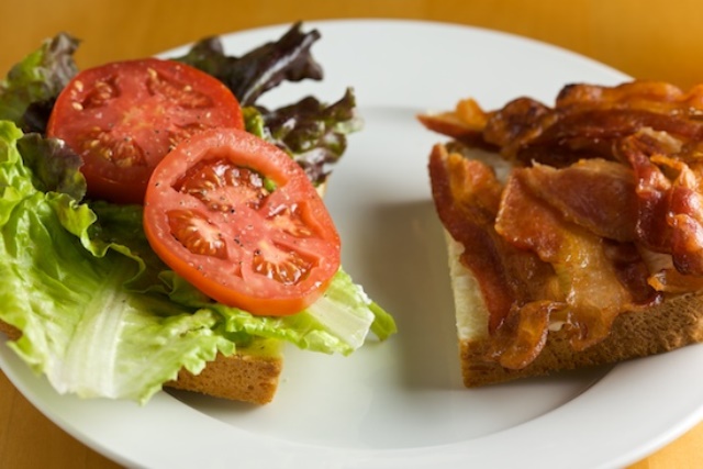Salata versus bacon