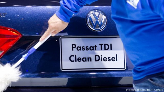 CJUE: Volkswagen poate fi dat în judecată pentru manipularea emisiilor în ţările de unde s-au achiziţionat maşinile
