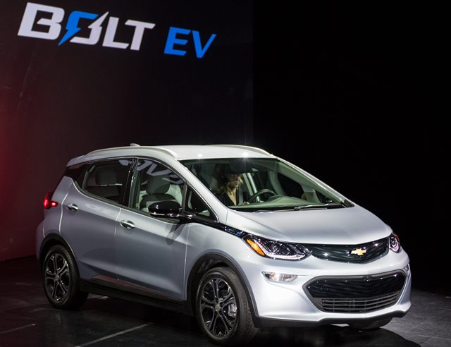 Chevrolet Unveils 2017 Bolt EV at CES