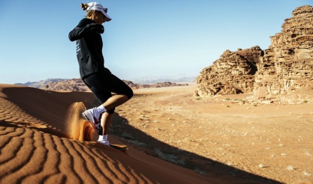 Australianca Mina Guli, în deșert