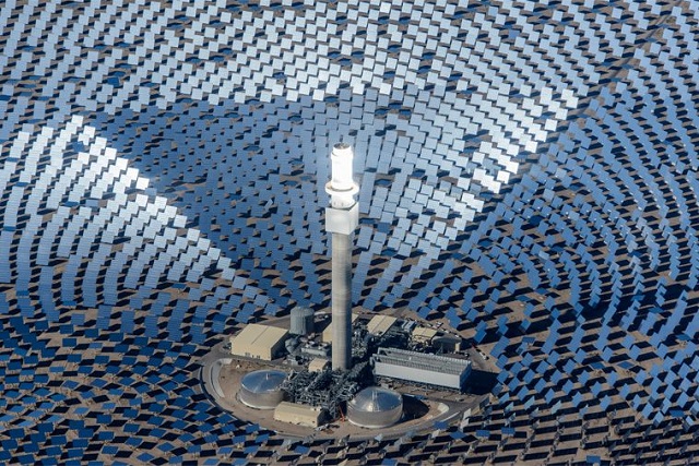 Cel mai mare parc de panouri solare va fi construit în California
