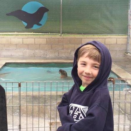 Un băiat de șapte ani a făcut 21.000 de dolari după ce a reciclat sticle și conserve