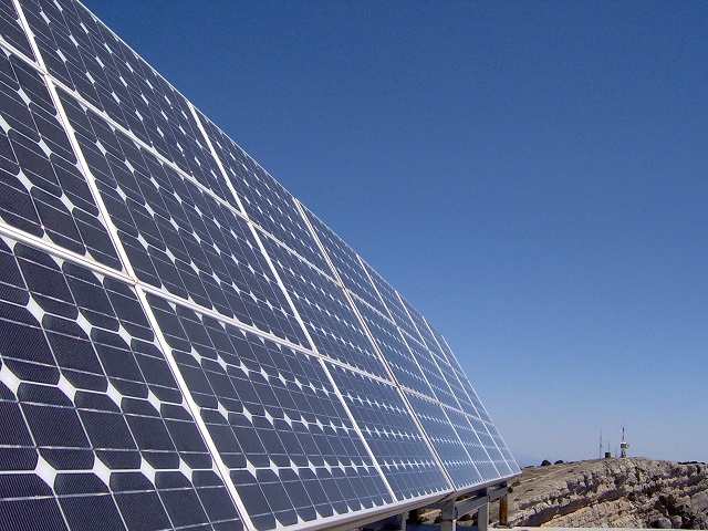 Ministerul Energiei relansează un proiect pentru investiții în noi capacităţi de producție și reciclare a celulelor şi panourilor fotovoltaice