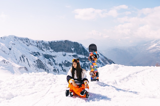 Cum poți să fii un schior sau snowboarder cu respect față de mediu