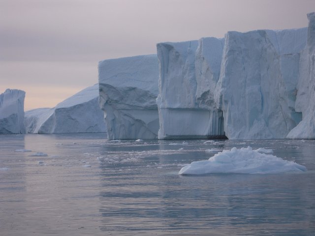 Microparticule de plastic la un nivel record în Oceanul Arctic