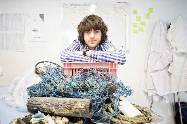 Ocean Cleanup, un sistem care va colecta eficient plasticul din oceane