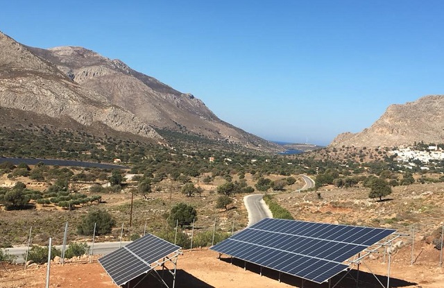 O insulă grecească va fi prima din Mediterană care se va alimenta numai cu energie solară și eoliană