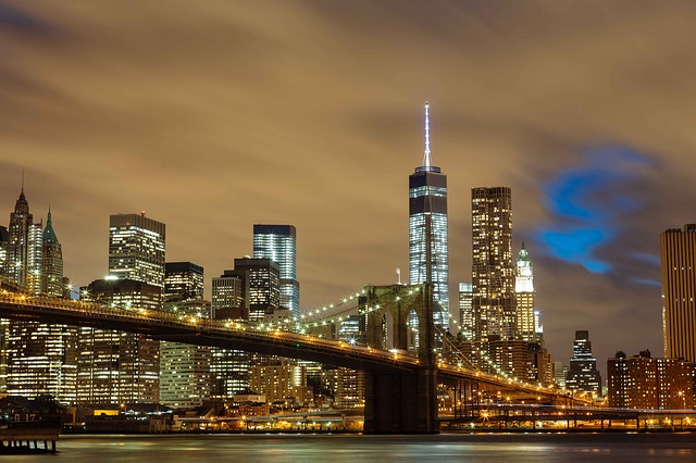 New York. O nouă lege ar obliga clădirile mari să reducă consumul de energie electrică cu 20% până în 2030