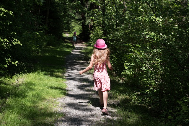 Studiu: copiii care trăiesc în apropierea pădurilor au o nutriție mai bună
