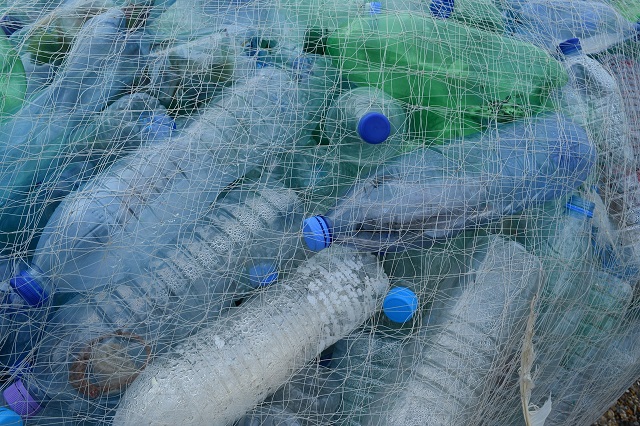 10 lucruri despre poluarea cu plastic pe care trebuie să le știi