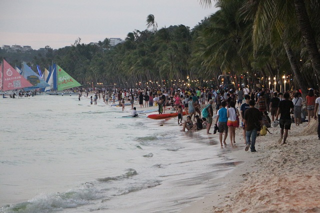 Reguli pe care turiștii trebuie să le respecte dacă vor să viziteze insula Boracay