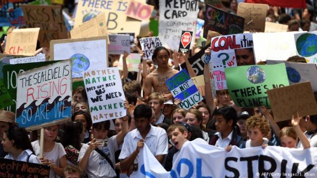 VIDEO Mii de elevi din Australia au demonstrat împotriva lipsei de acțiune pentru combaterea schimbărilor climatice