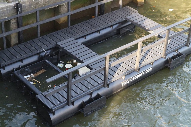 Rotterdam. Parc plutitor construit din plasticul recuperat dintr-un râu
