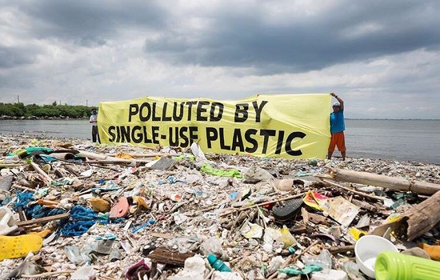 Insula Bali din Indonezia a interzis plasticul de unică folosință
