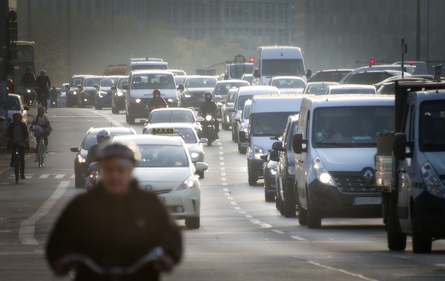 Comisia Europeană ar putea amenda BMW, Daimler şi Volkswagen din cauza emisiilor motoarelor diesel