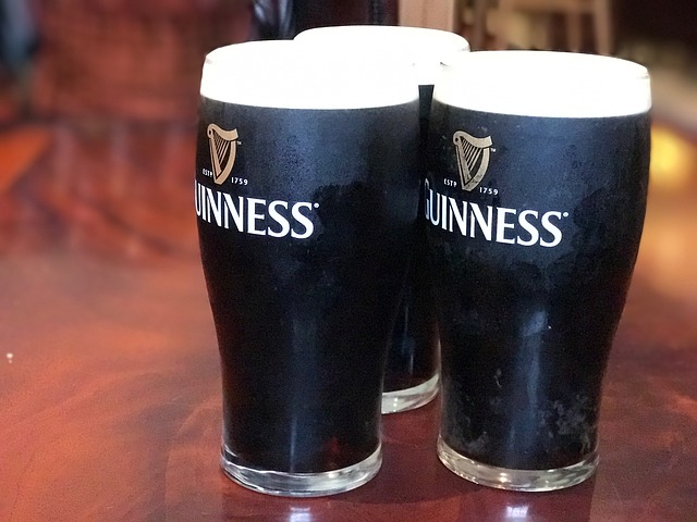 Producătorul de bere Guinness renunţă la ambalajele din plastic pentru bere