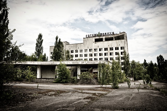 Turiştii care vizitează Cernobîlul poluează zona cu noi tipuri de deşeuri