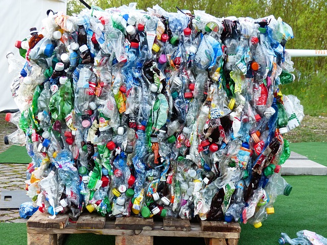 Raport: România și Bulgaria s-ar putea transforma în depozite de deșeuri din plastic provenite din UE