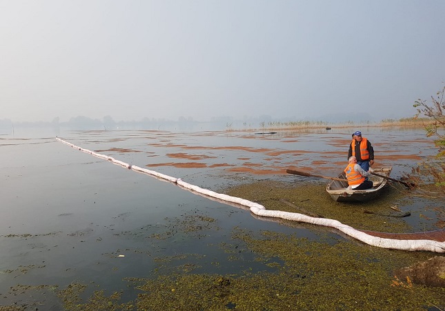 Caraş-Severin: Poluare cu produs petrolier pe Dunăre, pe o lungime de un kilometru