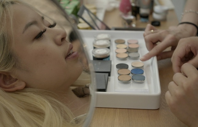 Documentarul „Toxic Beauty”, despre cum ne îmbolnăvesc cosmeticele fără să știm