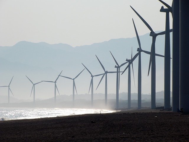 Danemarca vrea să investească 30 miliarde de dolari în construcţia de insule artificiale care să găzduiască turbine eoliene
