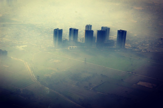Încă un episod de poluare a aerului în Bucureşti. Garda de Mediu susţine că a identificat sursa