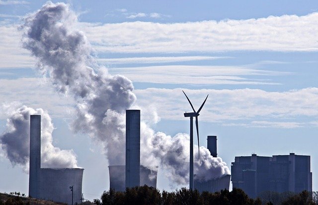 IEA: după doi ani de creştere emisiile globale de CO2 ale sectorului energetic au stagnat