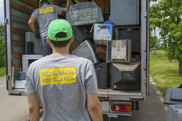 România Reciclează: 60 tone de deșeuri electrice colectate la finalul primei luni de campanie