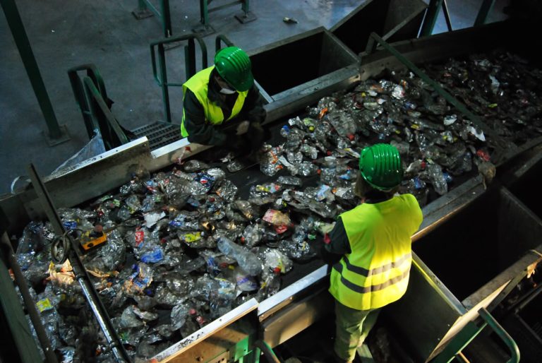 Statele Unite sunt cel mai mare producător de deșeuri din plastic din lume