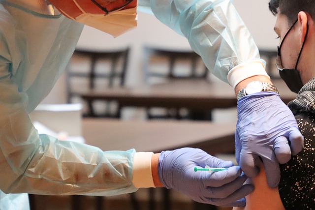 Exonia, producător de ambalaje, lansează un apel către autorităţi pentru vaccinarea angajaților din industrii