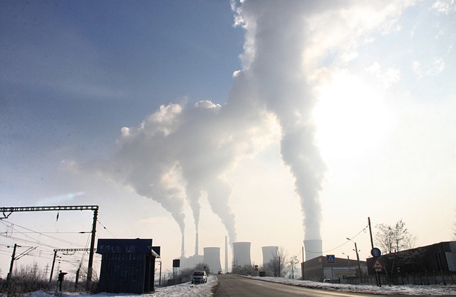 UE a demarat procedură de infringement împotriva României pentru legislaţia privind emisiile industriale