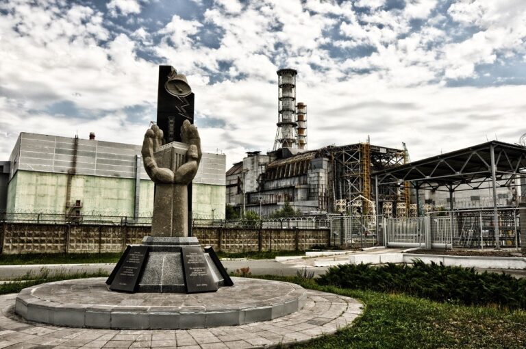 Risc crescut de radiații după întreruperea curentului la centrala nucleară de la Cernobîl
