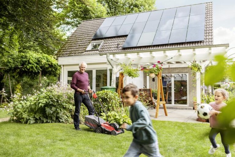Panourile fotovoltaice pot reduce factura la energie chiar și cu 90%