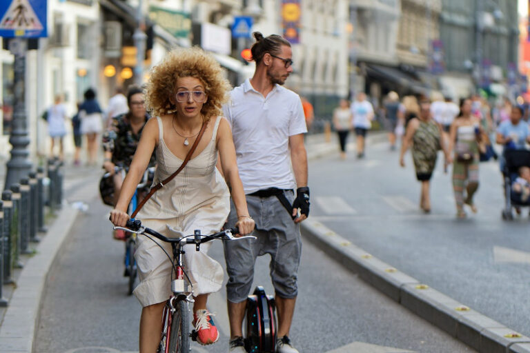 Bucureștenii, invitați să spună care le sunt preferințele de mobilitate urbană