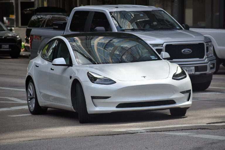 Tesla a livrat peste 1,3 milioane de mașini electrice în 2022