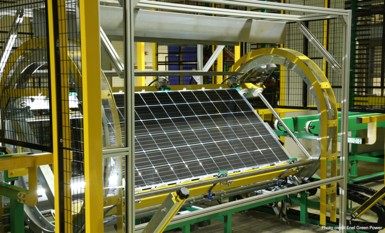 Cea mai mare fabrică de panouri fotovoltaice din Europa, construită în Catania