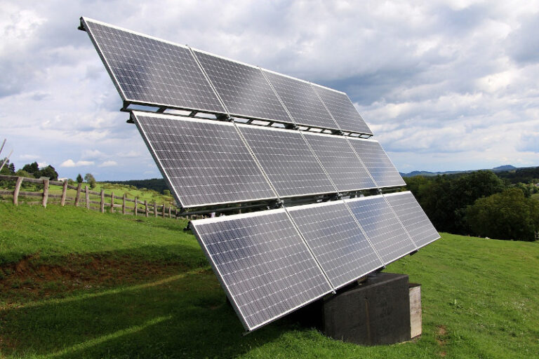 Electrica a semnat un contract pentru un parc fotovoltaic de 27 MW