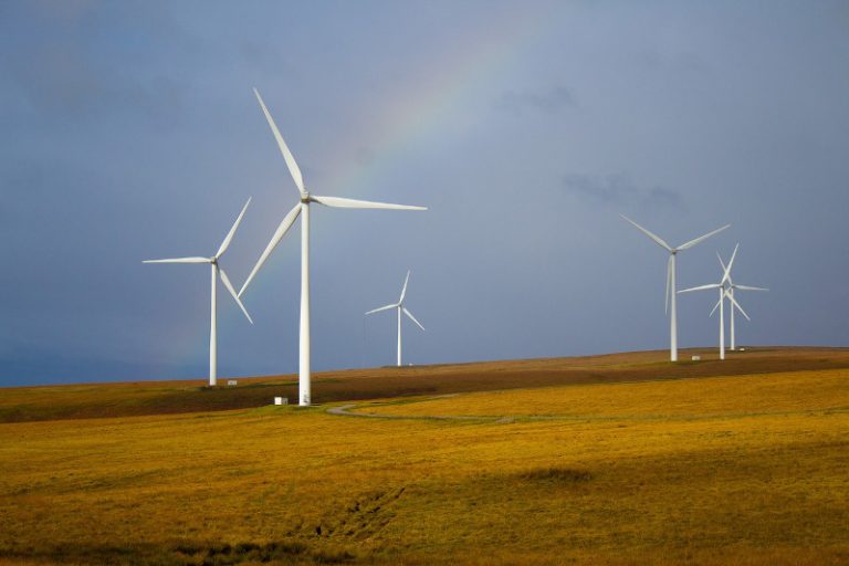 Italia își propune o țintă ambițioasă de energie produsă din surse regenerabile