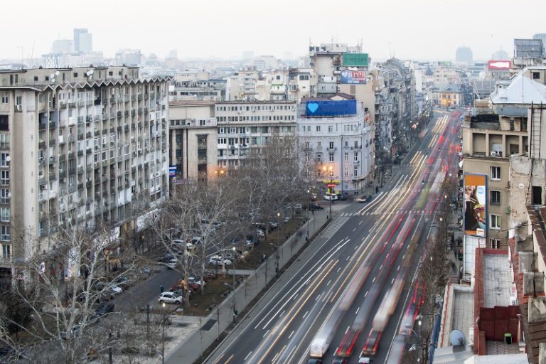 Comisia Europeană cere României să pună în aplicare normele privind reducerea poluării aerului