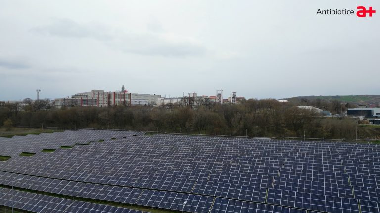 Antibiotice Iași montează panouri fotovoltaice pe clădiri și vizează înnoirea parcului auto cu mașini electrice