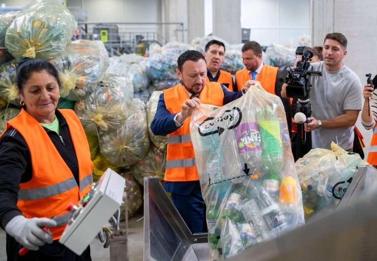 RetuRO deschide în Otopeni cel mai mare centru pentru colectarea și procesarea ambalajelor cu garanție din țară