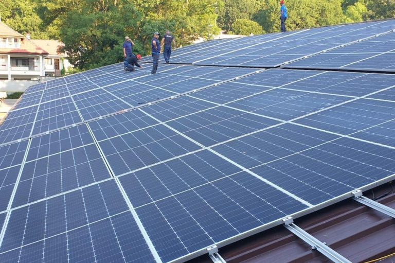 Sistemul fotovoltaic de la Grădina Zoologică București a produs 74 MWh energie verde