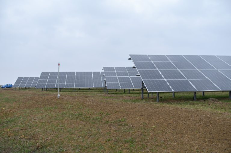 În București ar putea fi instalate 680 MW de panouri fotovoltaice