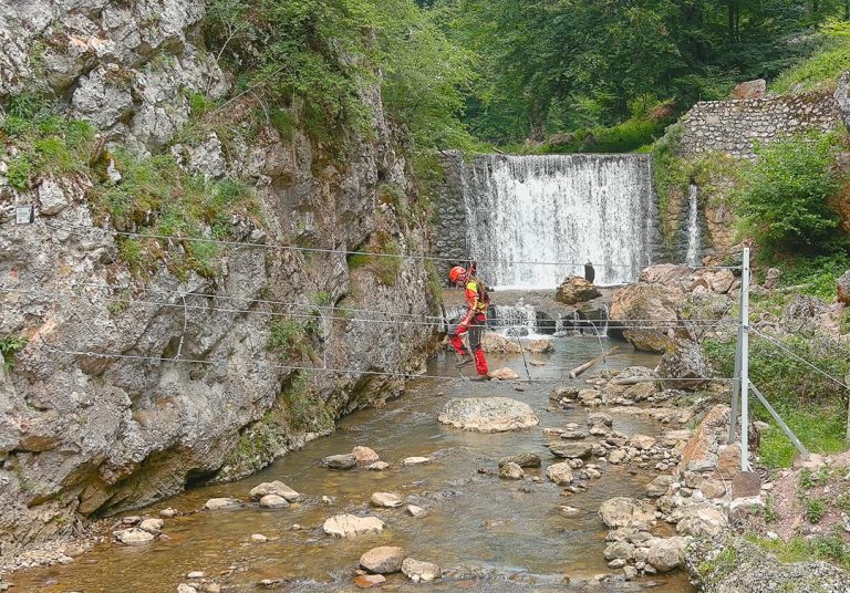 Cel mai lung traseu de Via Ferrata din Bihor s-a deschis la Roșia